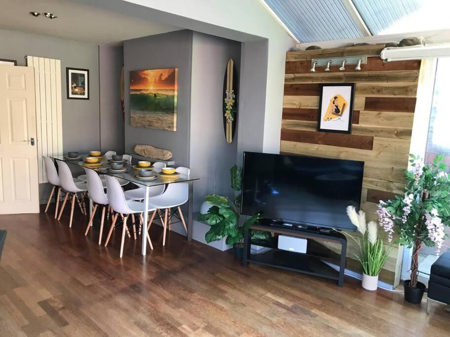 The Beach House South - Blackpool - Entire Holiday Home ภายนอก รูปภาพ