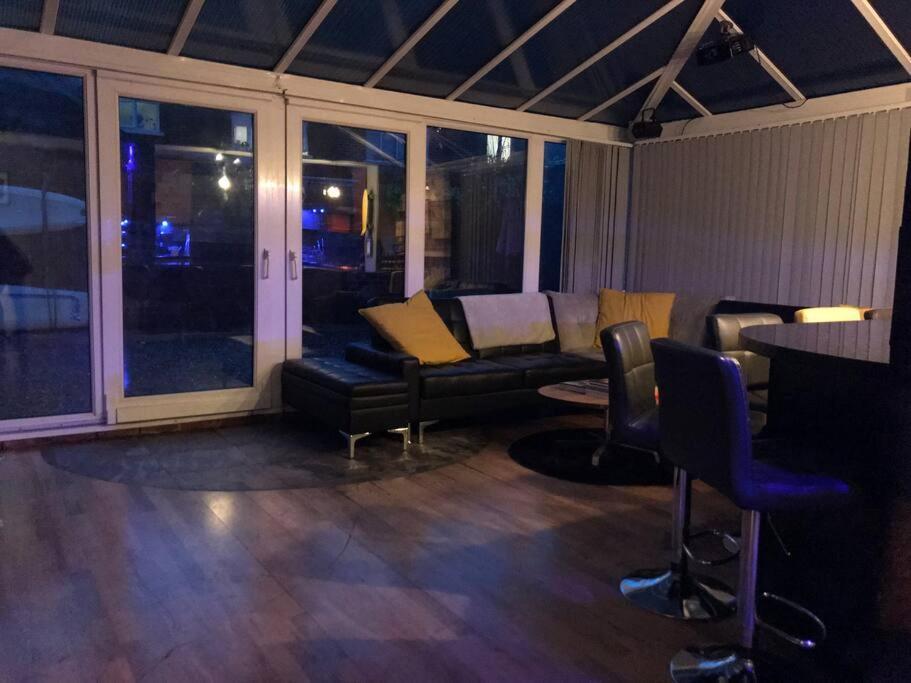 The Beach House South - Blackpool - Entire Holiday Home ภายนอก รูปภาพ