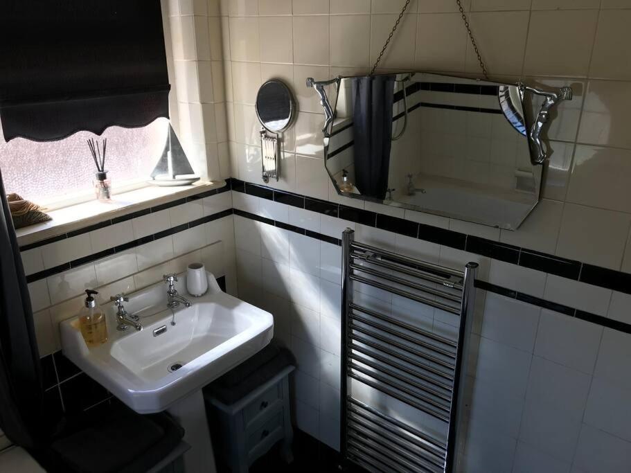 The Beach House South - Blackpool - Entire Holiday Home ภายนอก รูปภาพ
